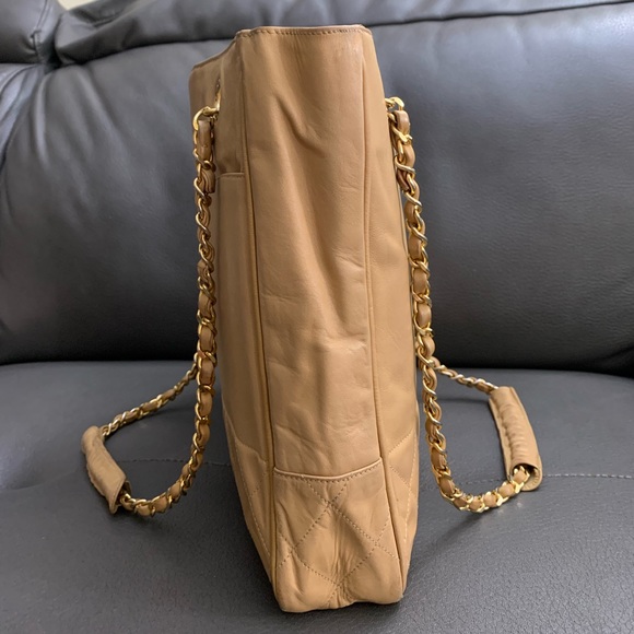 Chanel Vintage Shopping Tote 24k GHW - Picture 4 of 16